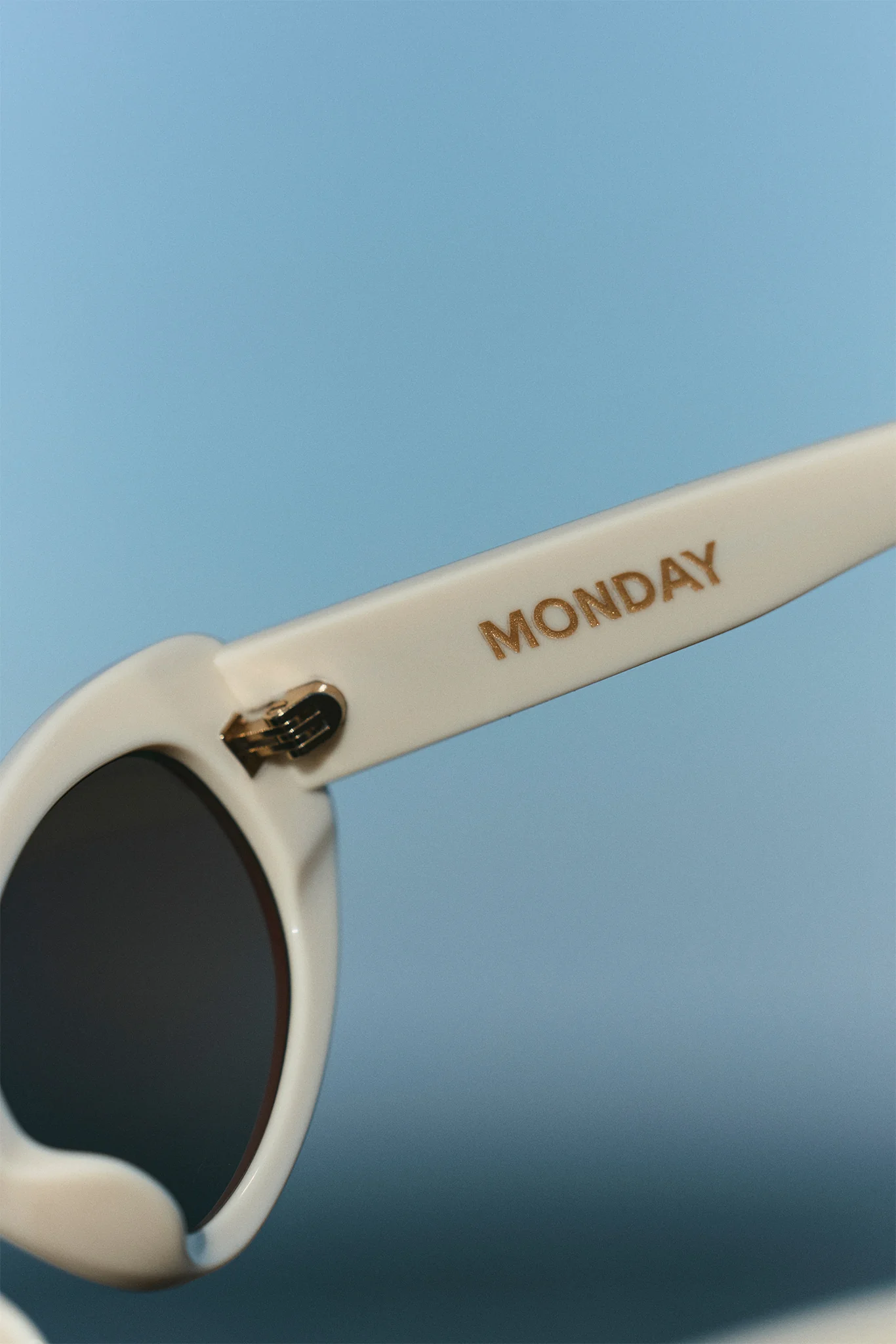 Es Vedrá Sunglasses - Ivory - Image 5